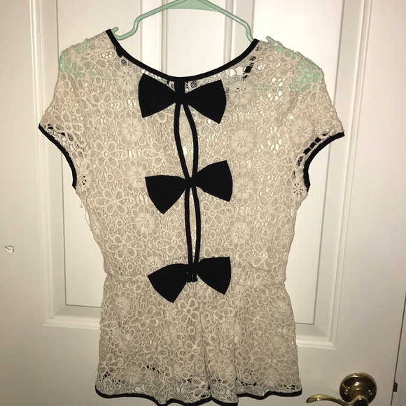 Ryu Tops - Ryu lace bow peplum blouse white and black S 🎀